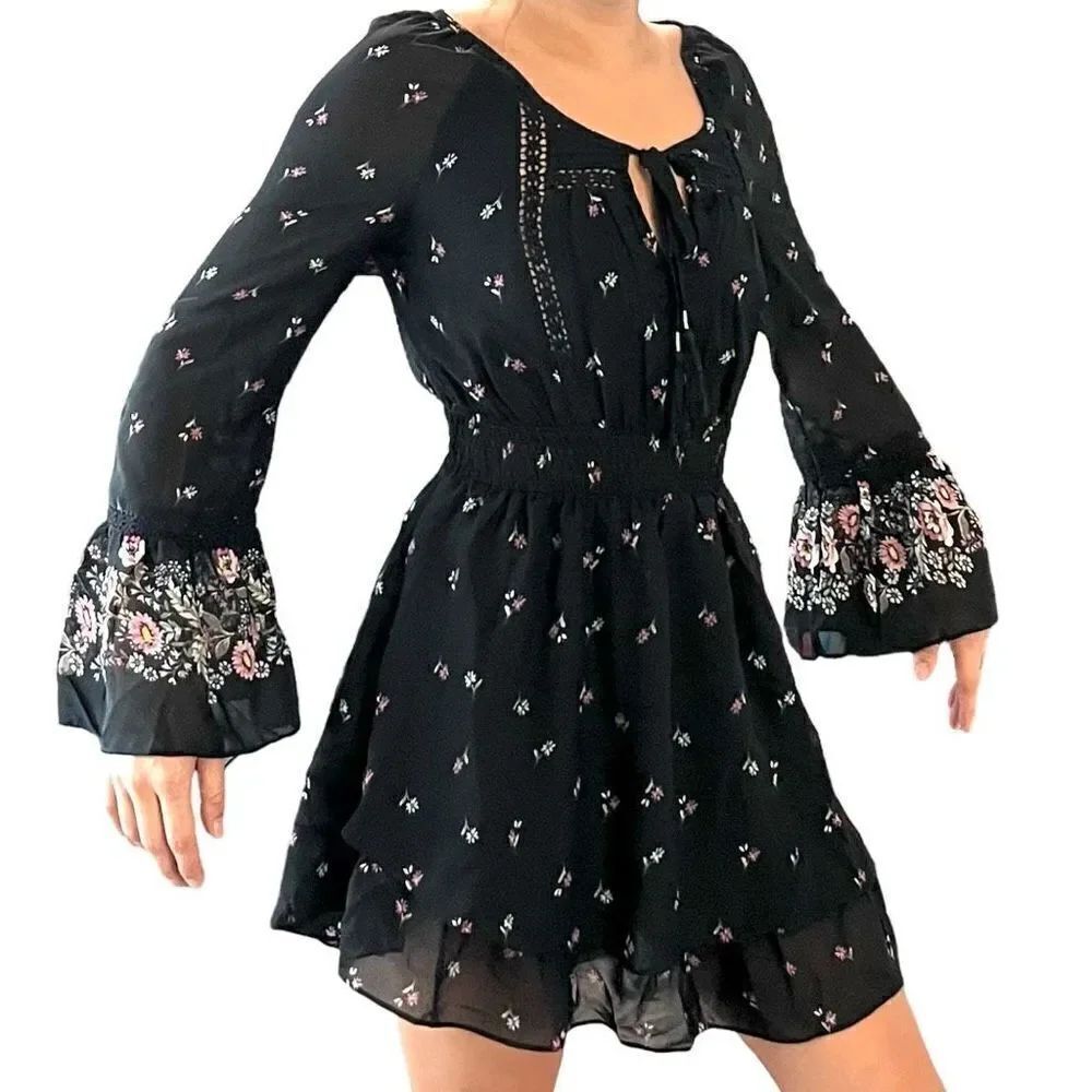 American Rag Women’s Black Ditzy Floral Mini Dress Bell Sleeve Small